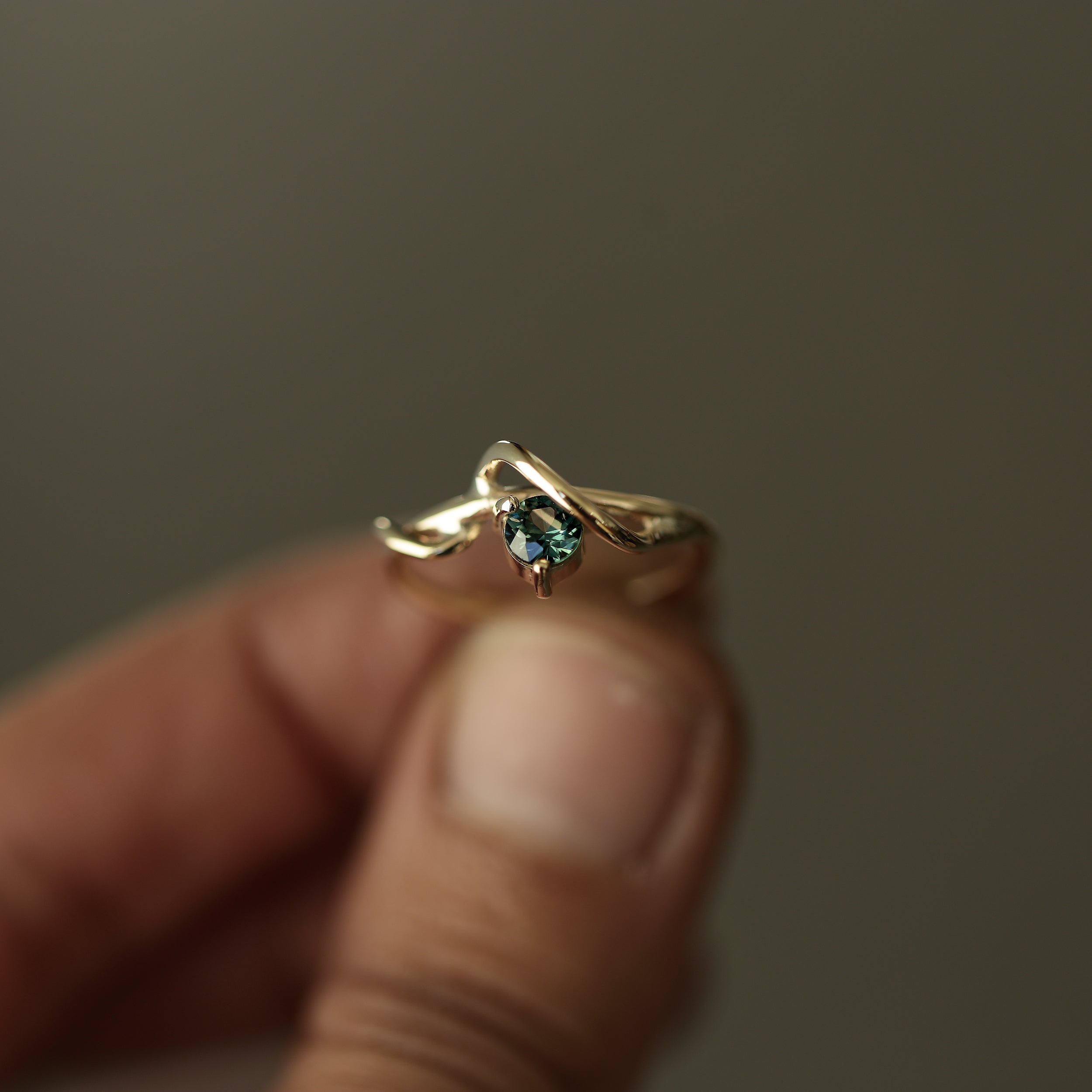 SAPPHIRE VINE RING - MIRTA jewelry
