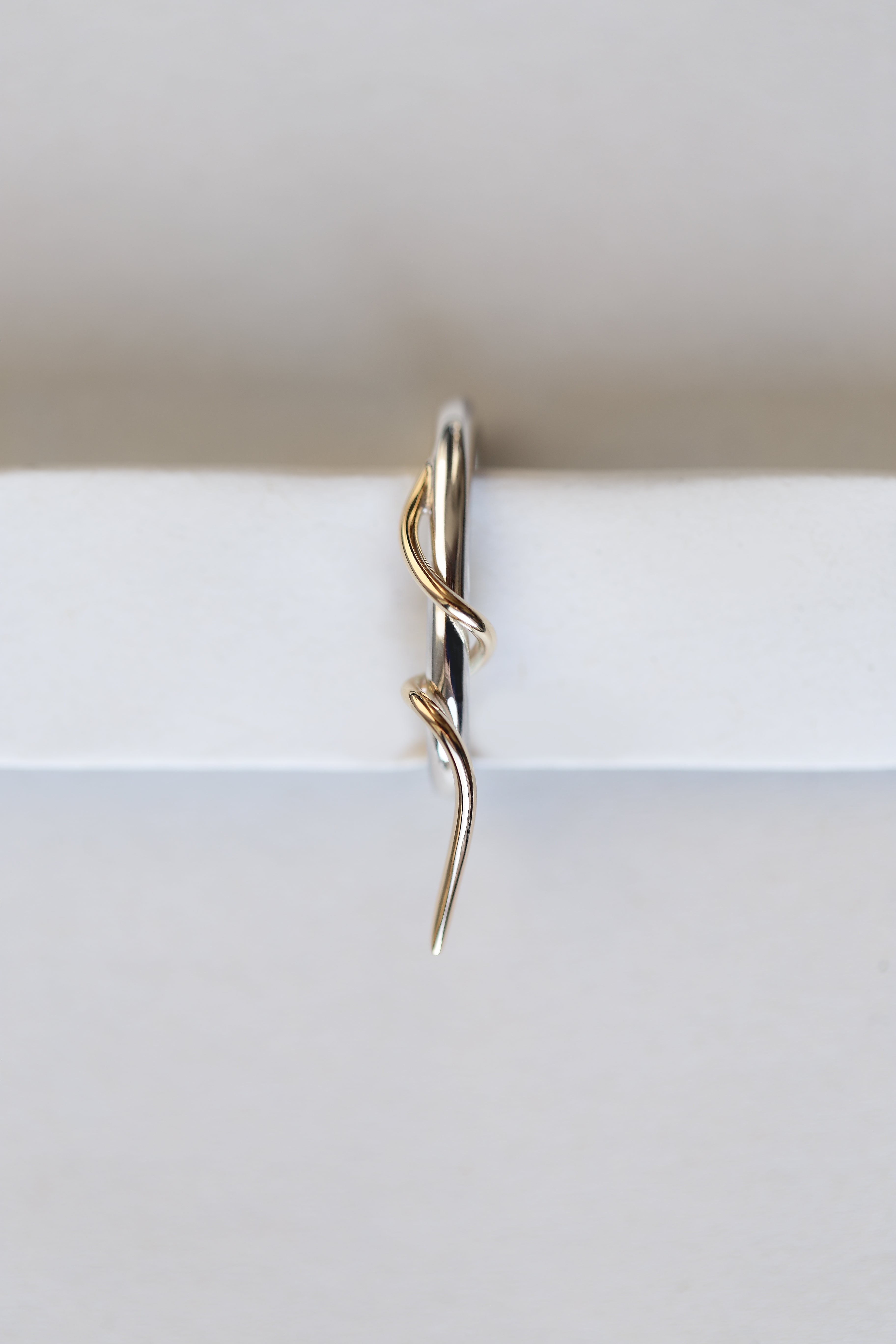 VINE HUG EARRING - MIRTA jewelry