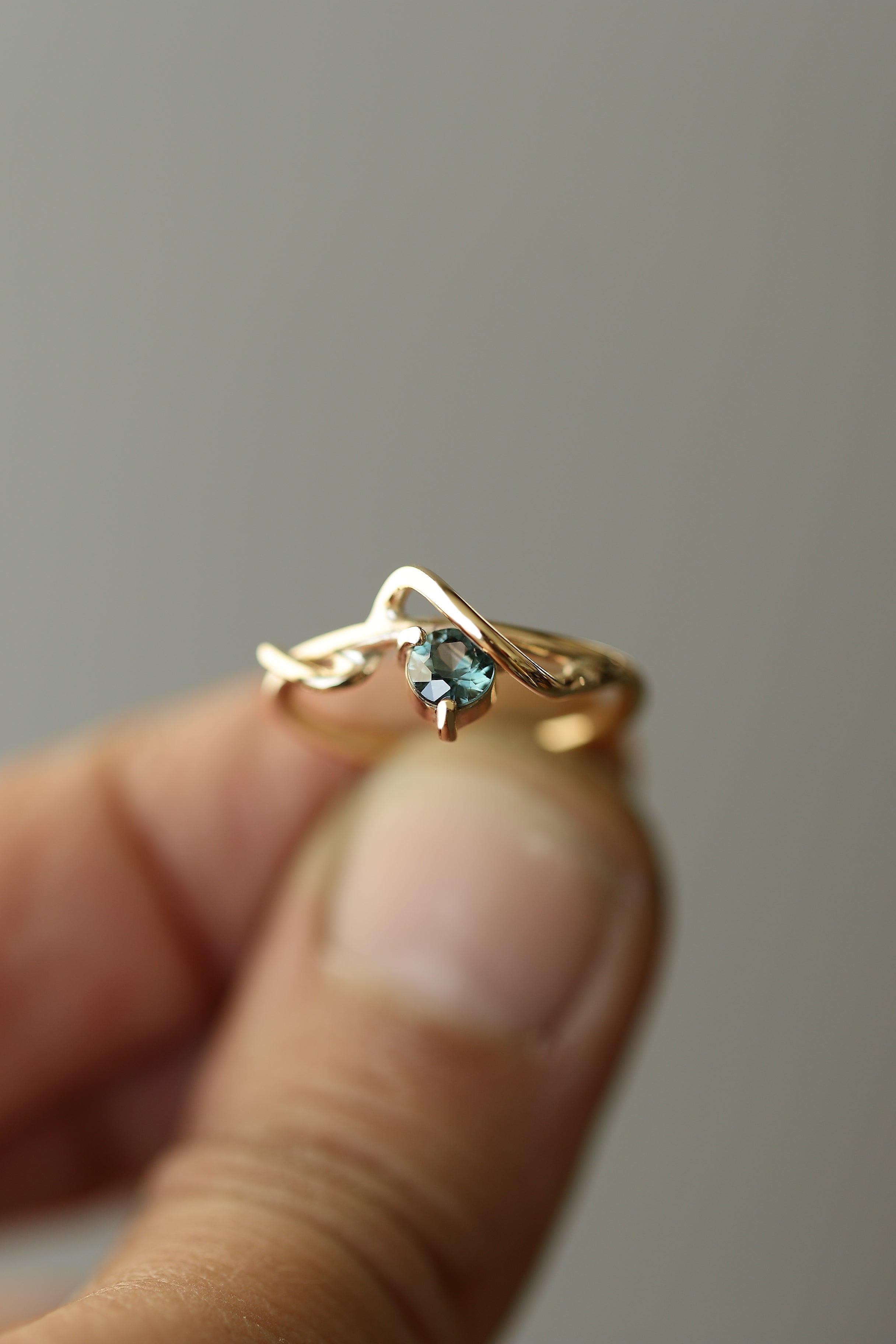 SAPPHIRE VINE RING - MIRTA jewelry