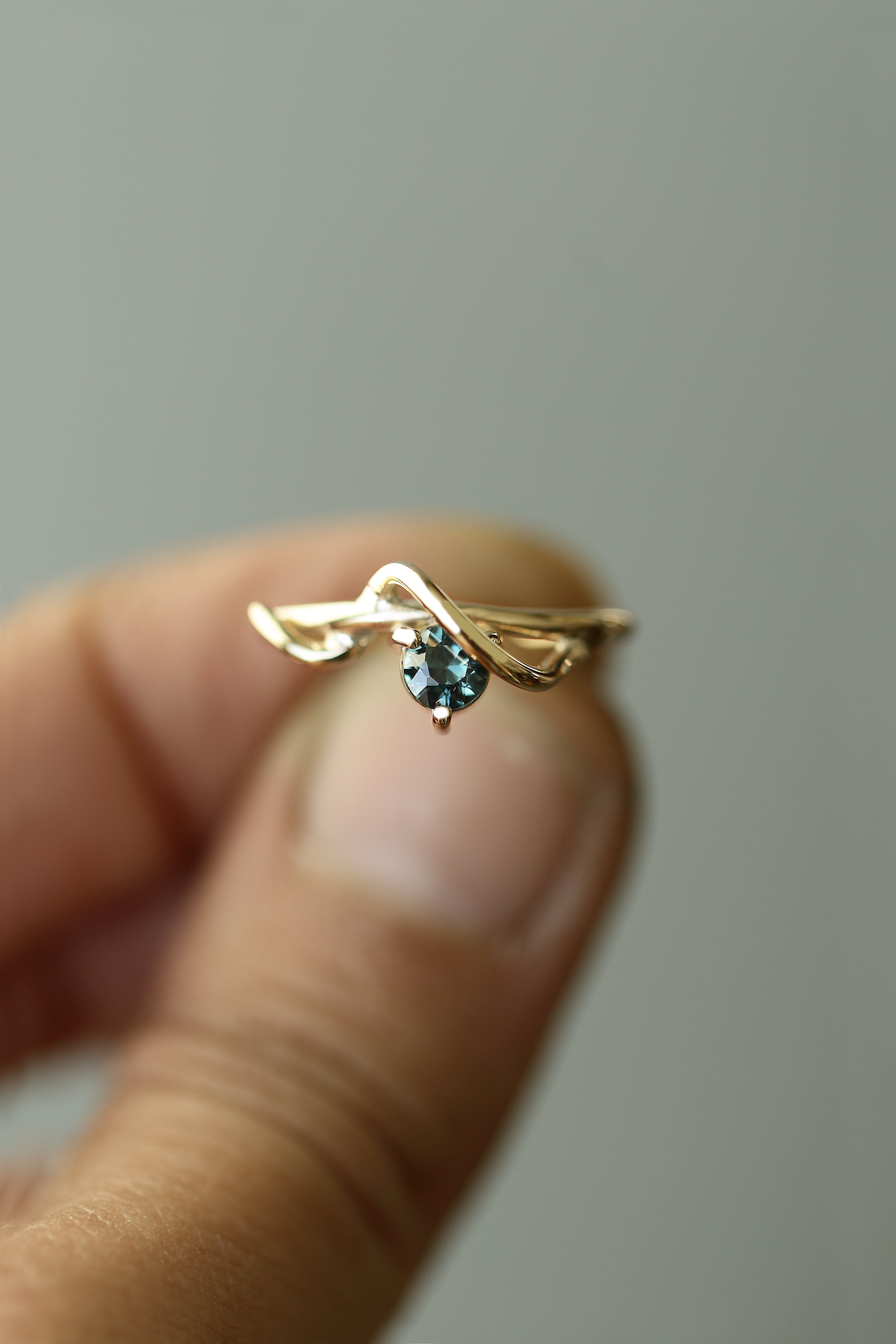 SAPPHIRE VINE RING - MIRTA jewelry