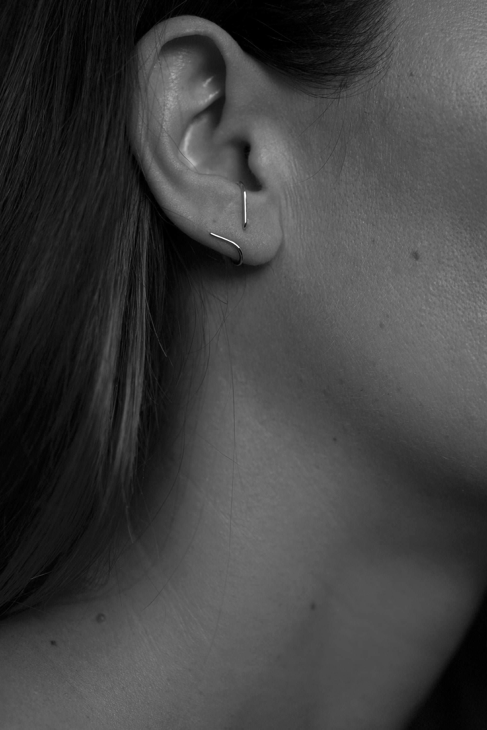 VINE VERTICAL EARRING