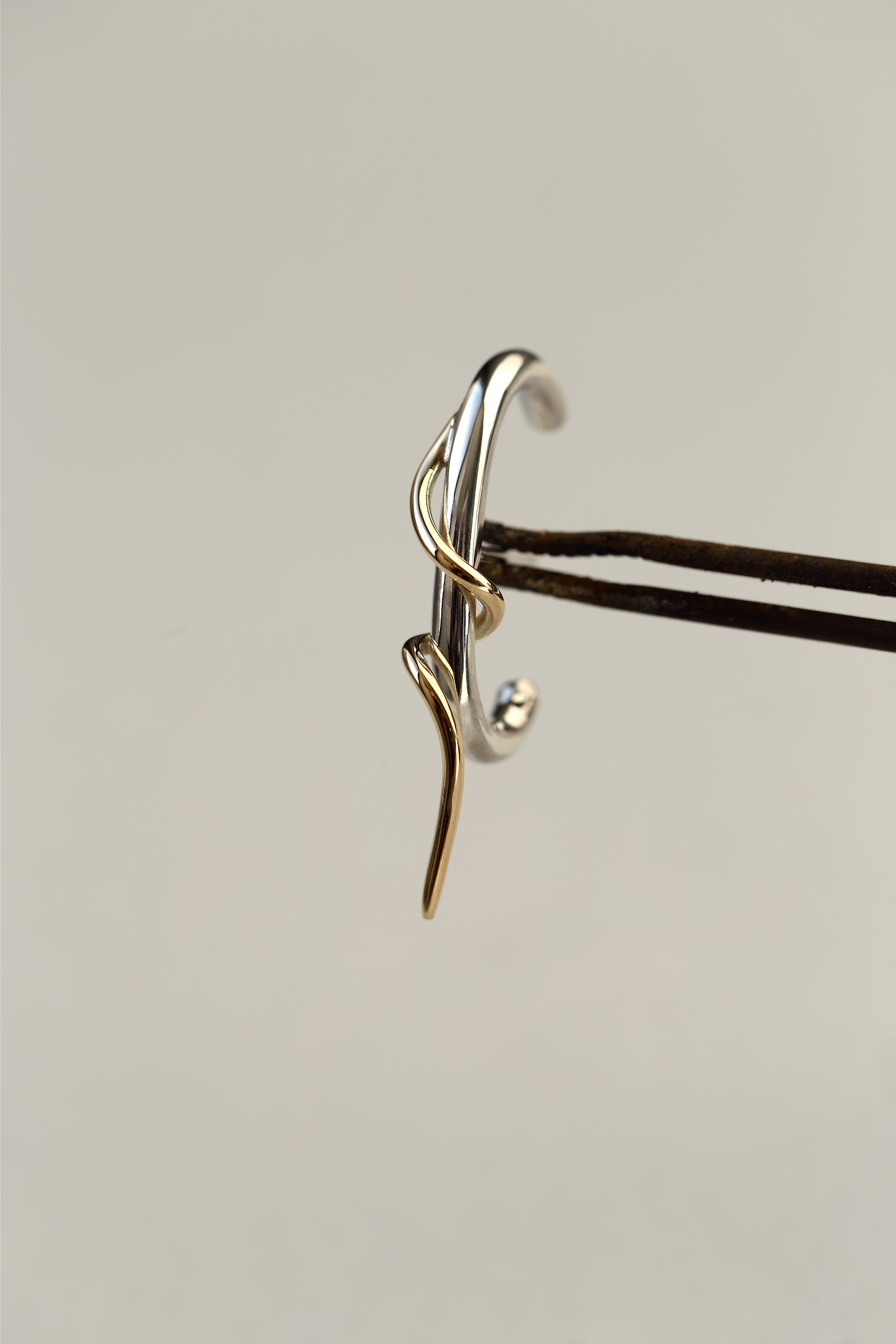 VINE HUG EARRING - MIRTA jewelry