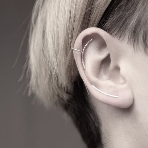 CIRCLE & LINE EAR CUFF