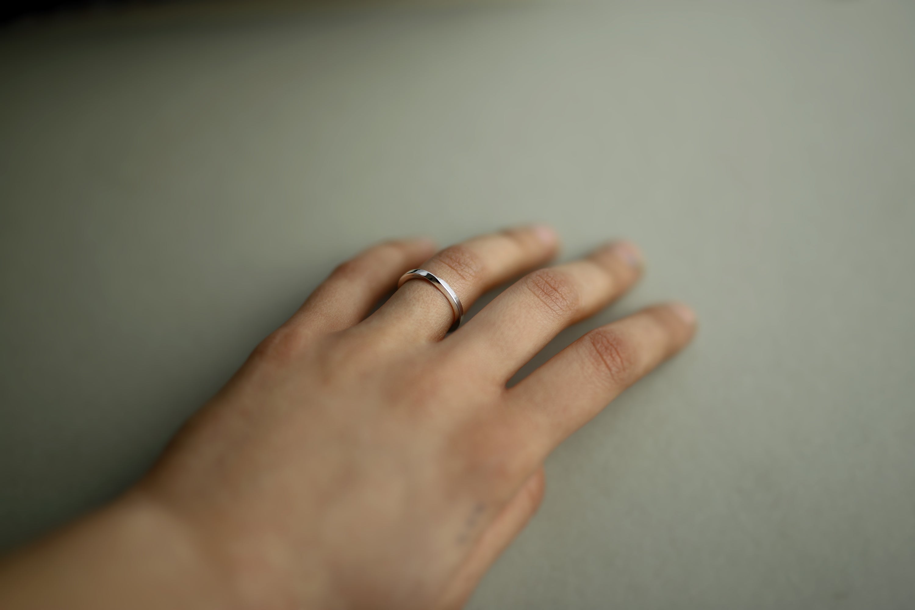 MEDIUM TORSION RING - MIRTA jewelry