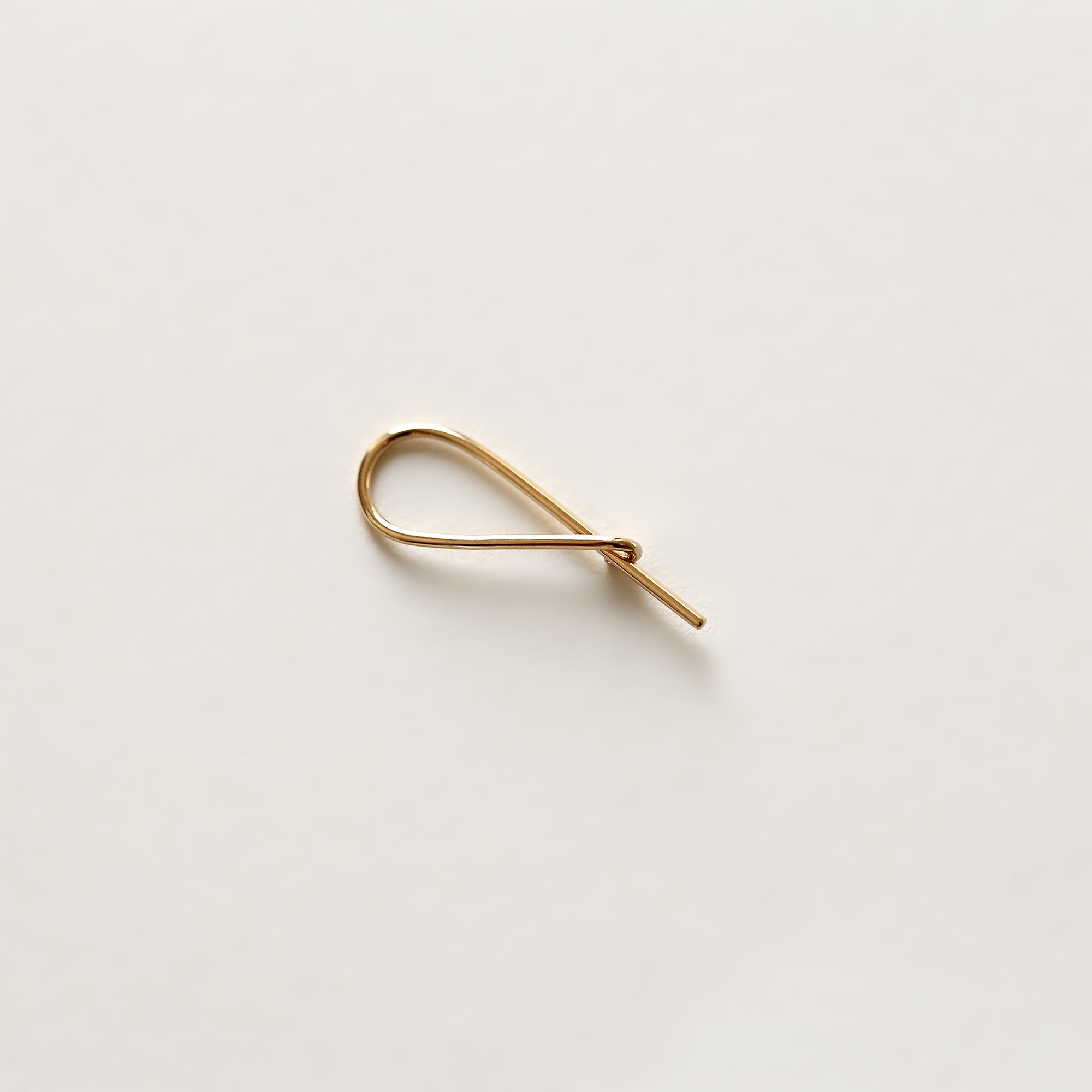 SMALL SAFETY PIN GOLD EARRING - MIRTA jewelry