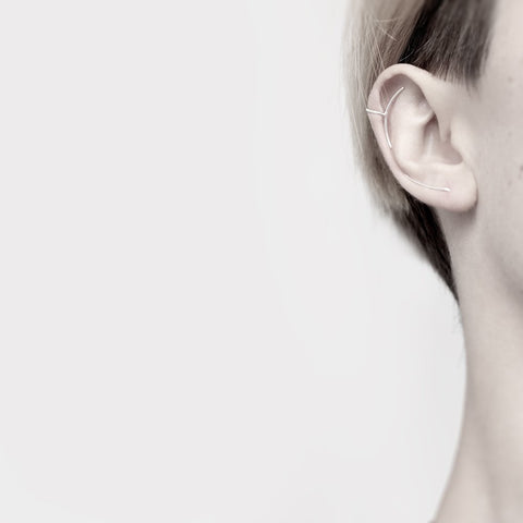 CIRCLE & LINE EAR CUFF