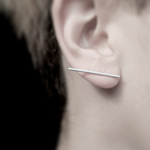 THIN LINE EARRING