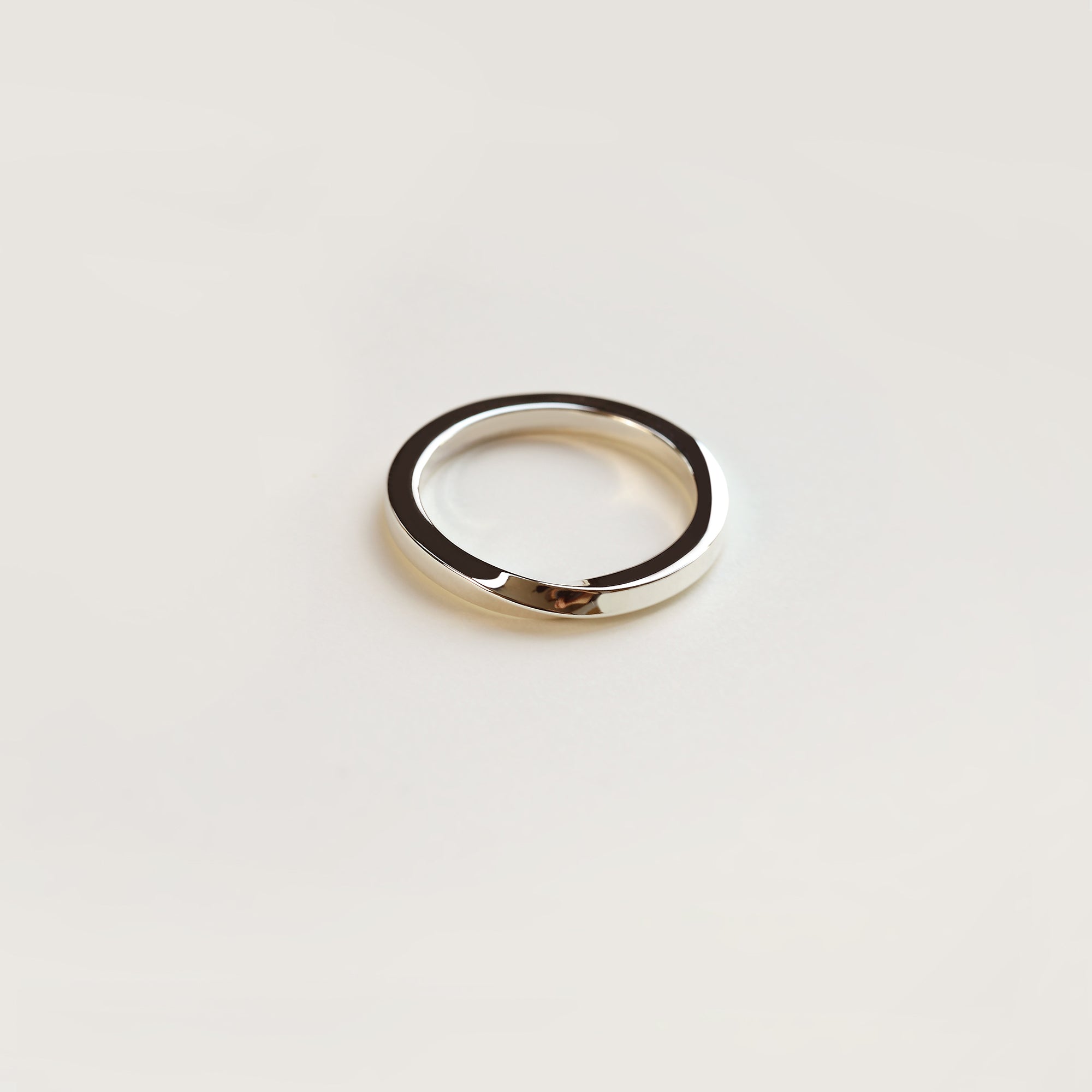 MEDIUM TORSION RING - MIRTA jewelry