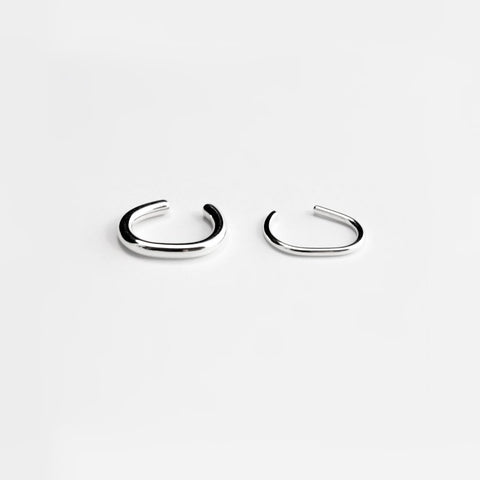 ESSENTIAL SILVER EAR CUFF