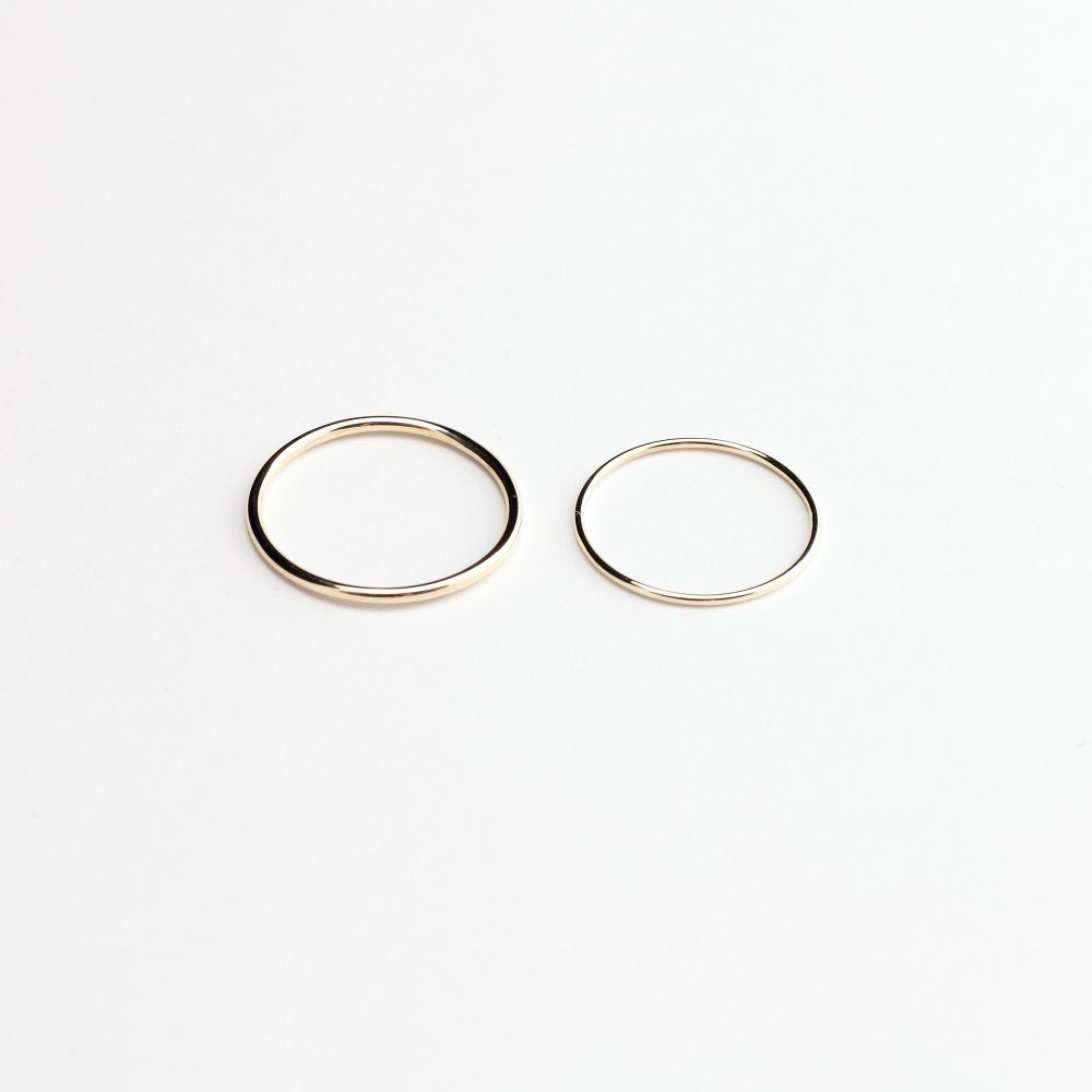 ESSENTIAL ROUND BAND GOLD RING - MIRTA jewelry