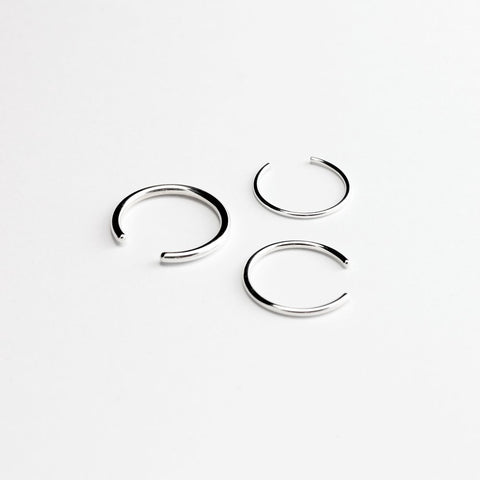 ESSENTIAL OPEN BAND SILVER RING