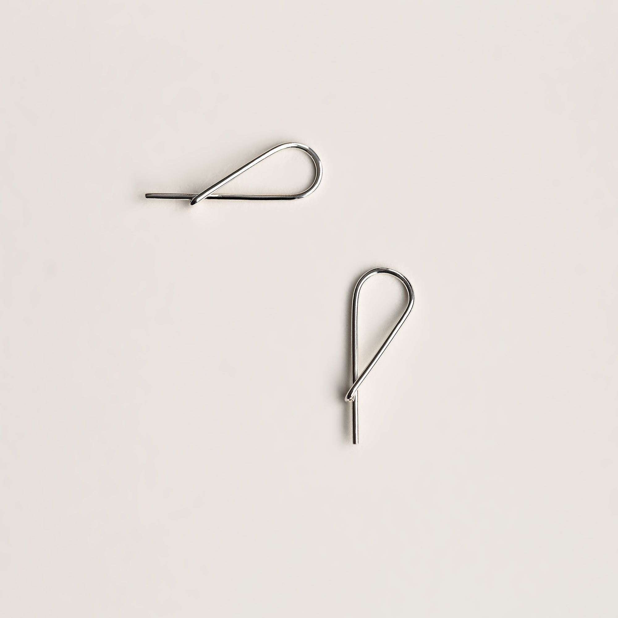 SMALL SAFETY PIN SILVER EARRING - MIRTA jewelry