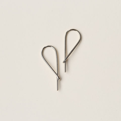 MEDIUM SAFETY PIN SILVER EARRING