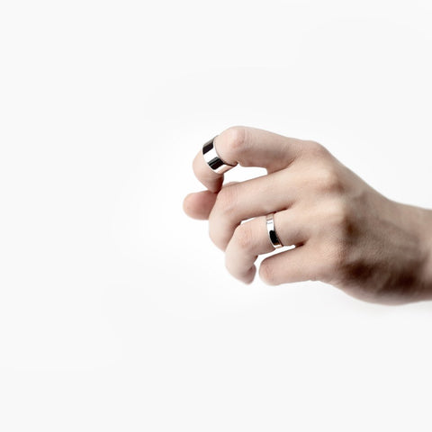 ESSENTIAL SILVER FLAT BAND RING