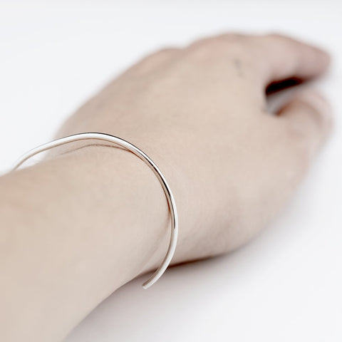 ESSENTIAL SILVER CUFF BRACELET