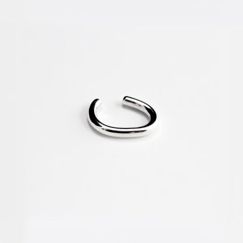 ESSENTIAL SILVER EAR CUFF