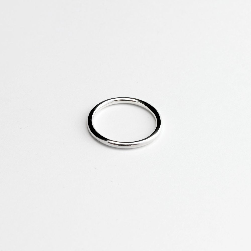 ESSENTIAL ROUND SILVER BAND RING - MIRTA jewelry
