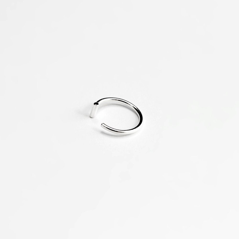 ESSENTIAL DASH SILVER HOOP EARRING - MIRTA jewelry