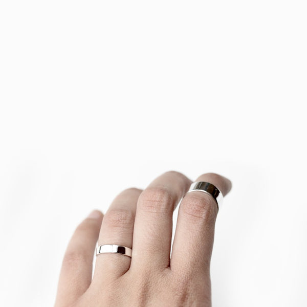 ESSENTIAL SILVER FLAT BAND RING - MIRTA jewelry