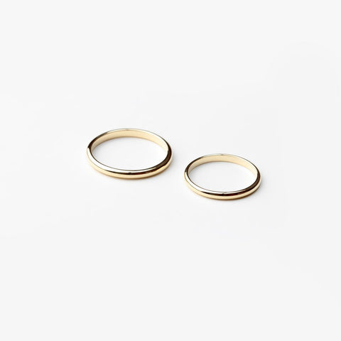 ESSENTIAL GOLD HALF ROUND BAND