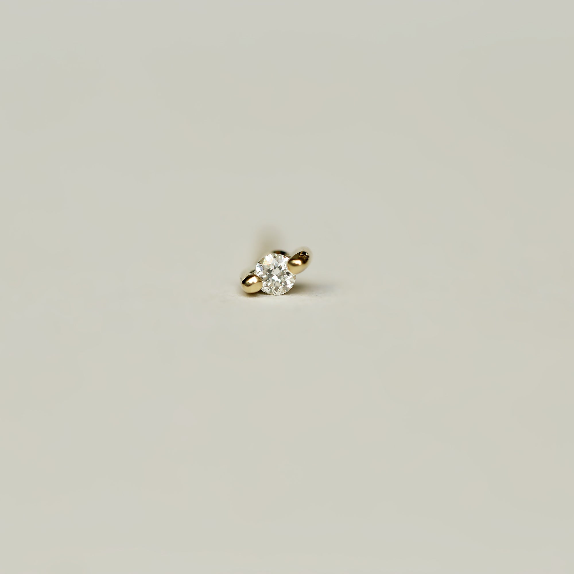 WHITE DIAMOND STUD - MIRTA jewelry