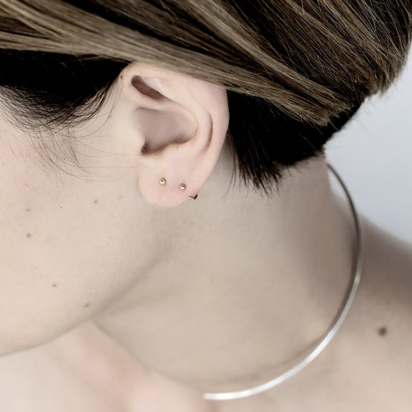 ESSENTIAL DOT GOLD STUD EARRING - MIRTA jewelry