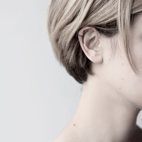 CIRCLE & LINE OXIDIZED EAR CUFF
