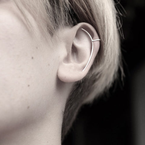 CIRCLE & LONG LINE EAR CUFF
