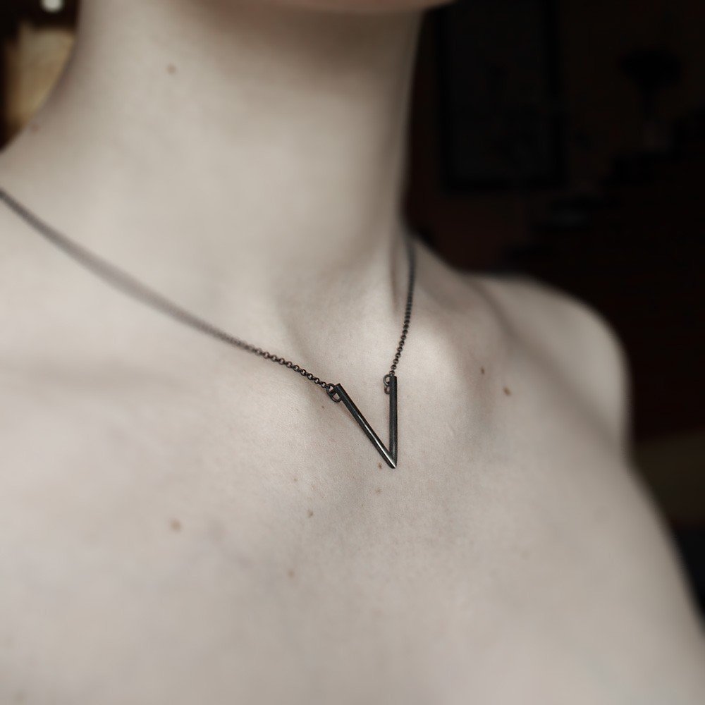 V NECKLACE - MIRTA jewelry
