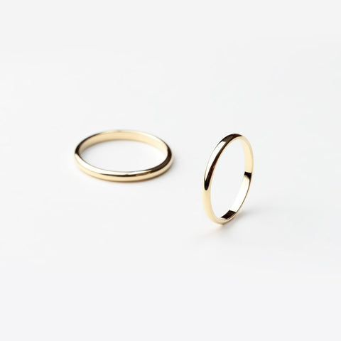 ESSENTIAL GOLD HALF ROUND BAND