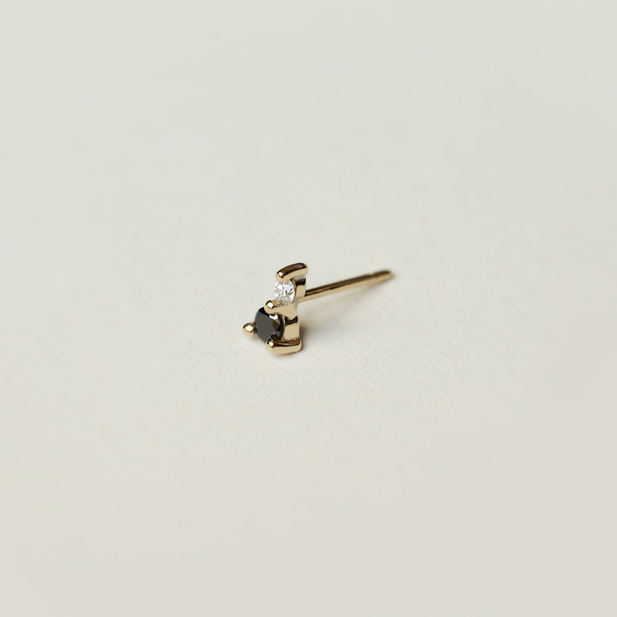 BLACK AND WHITE DIAMOND STUD - MIRTA jewelry