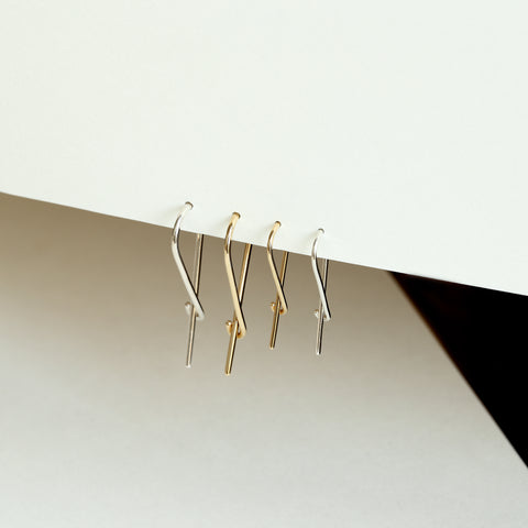 SMALL SAFETY PIN GOLD EARRING