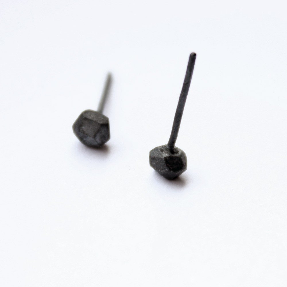 BLACK ROCKS EARRINGS - MIRTA jewelry