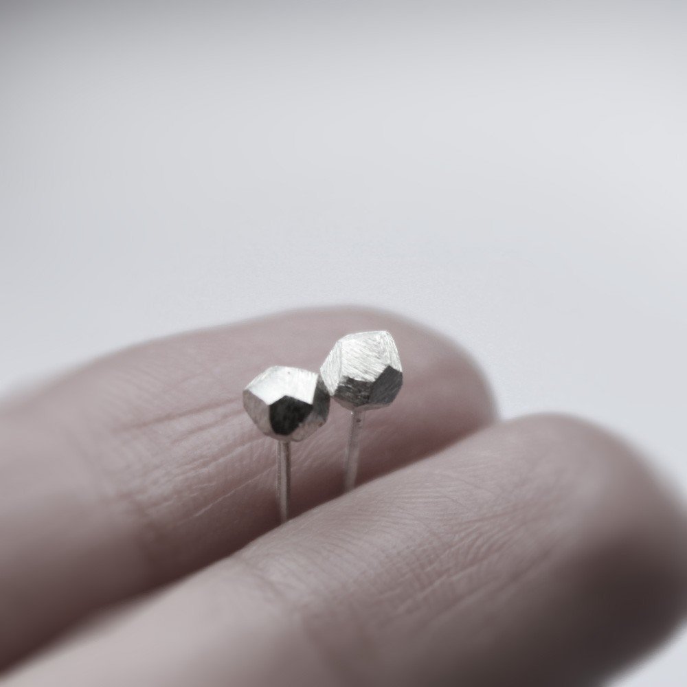 SILVER ROCKS EARRINGS - MIRTA jewelry