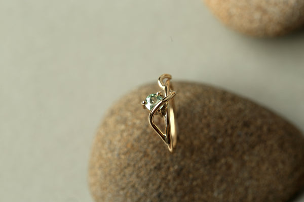 GREEN SAPPHIRE VINE RING