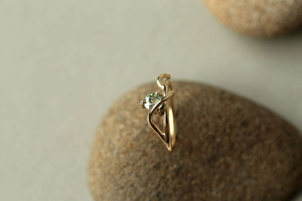 GREEN SAPPHIRE VINE RING