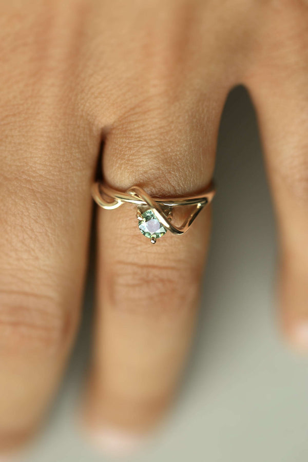 GREEN SAPPHIRE VINE RING