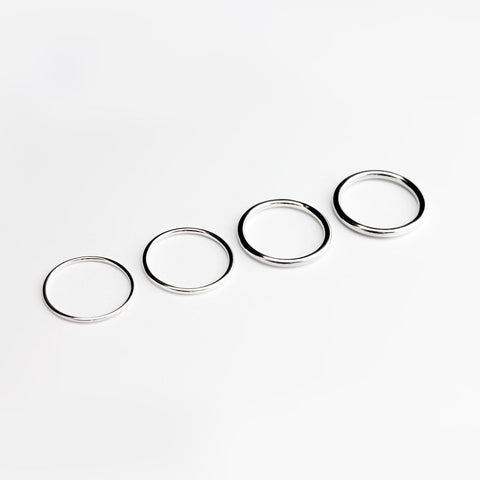 ESSENTIAL ROUND SILVER BAND RING