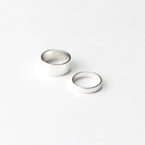 ESSENTIAL SILVER FLAT BAND RING