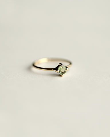 GREEN SAPPHIRE SOLITAIRE RING