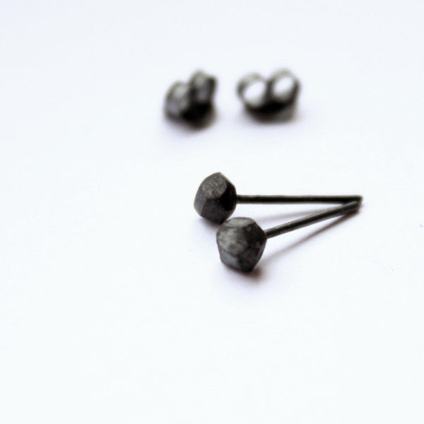 BLACK ROCKS EARRINGS - MIRTA jewelry